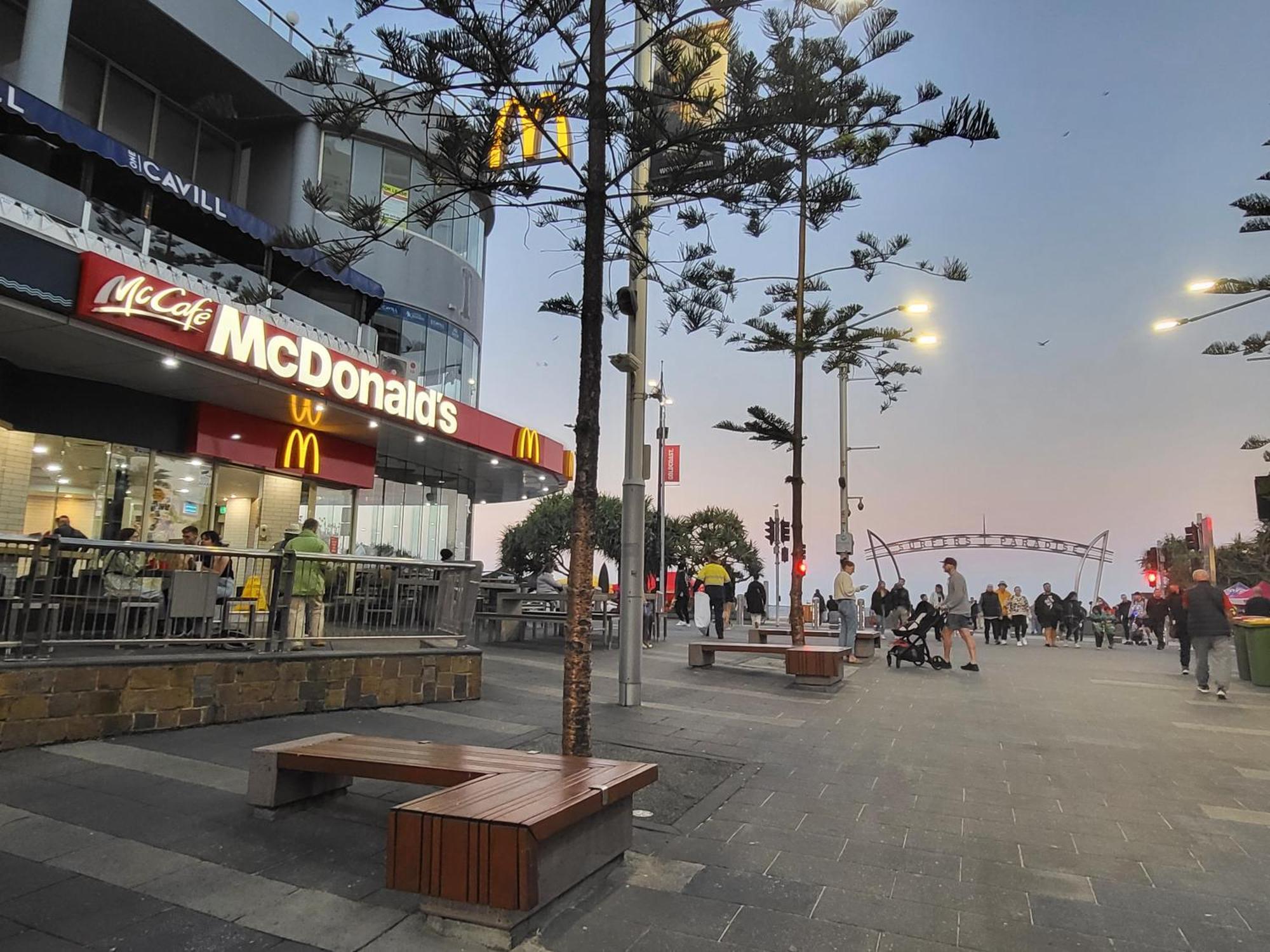 Beachside Apartment In The Heart Of Surfers Paradise - Free Parking Gold Coast Exterior foto